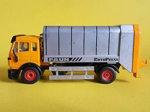 Siku 2931 Mercedes FAUN ROTOPRESS Quality Model Die-Cast Metal - Made In Germany - Picture 1 of 12