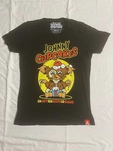 CAMISETA JOHNNY CUPCAKES GREMLINS GIZMO NEGRA MEDIANA - Imagen 1 de 5