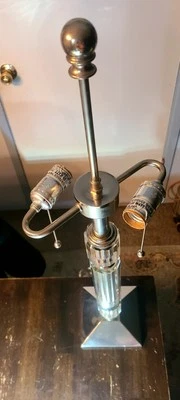 Lámpara de doble luz cromada Lucite y plateada Foto 1 de 4