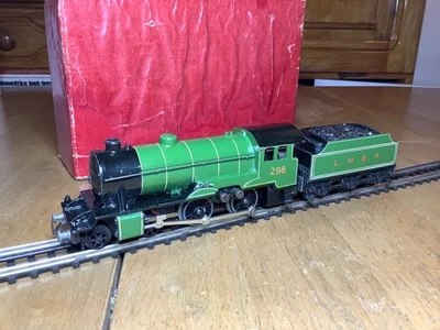 Trix Twin 3 Rail AC 4/536 LNER Green 4-4-0 Hunt Class Loco 298 Pychley restored - Image 1 of 4