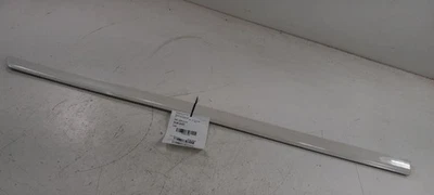 Moldura puerta Nissan Altima lado derecho pasajero delantero derecho 2010 2009 2008  Foto 1 de 4