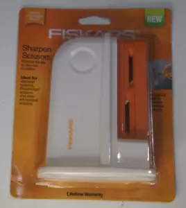 Afilador de tijeras de escritorio universal Fiskars 198620 ¡Nuevo en caja! - Imagen 1 de 6