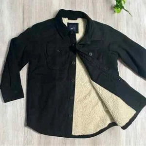 GAP Kids Black Sherpa Lined Shirt Jacket Shacket with Front and Side Pocket in S - Picture 1 of 6