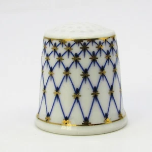 COLLECTABLE THIMBLE CLASSIC DESIGN - Picture 1 of 4