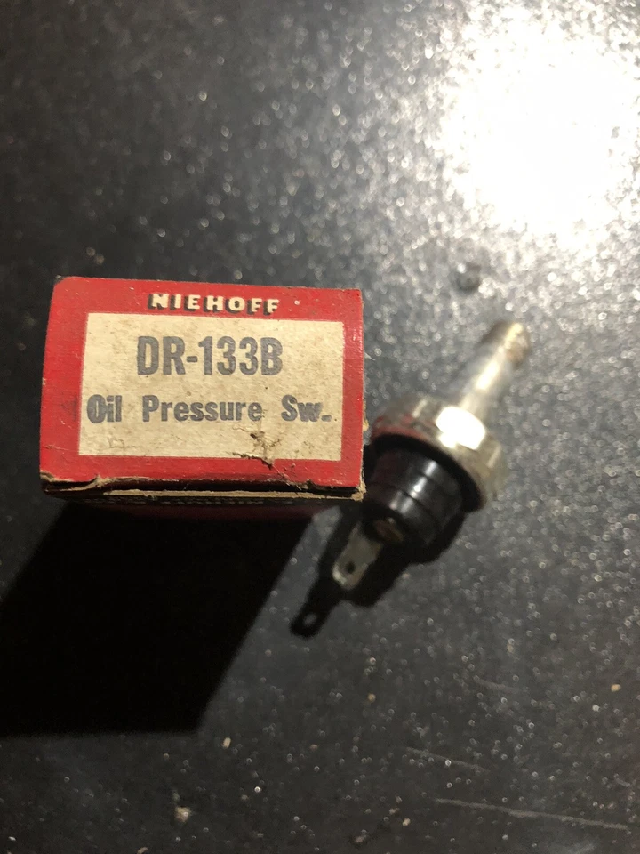 Interruptor de presión de aceite NOS NIehoff DR-133B, Chevrolet Foto 1 de 1