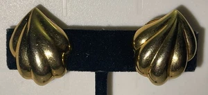 Vintage Gold Tone Clip On Earrings Jewelry Gar5-62 - Picture 1 of 7