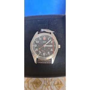 Orologio Victorinox Garrison Swiss Army 241083 40 mm cassa acciaio inox argento nuovo con scatola - Foto 1 di 6