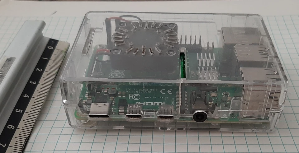 Raspberry pi 4 model B 4gb - case trasparente - dissipatori e ventola inclusi  - Immagine 1 di 2