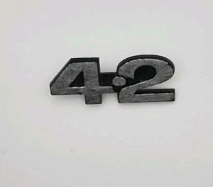 1985 JAGUAR XJ6 4.2 EMBLEM OEM - Picture 1 of 5