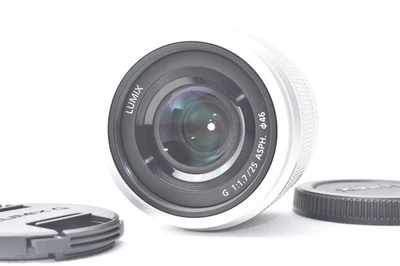 [TOP MINT] Panasonic LUMIX G 25mm / F1.7 ASPH. Silver H-H025-S Lens for MFT #501 - Image 1 of 4