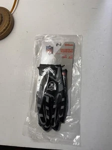 NIP Las Vegas Raiders NFL Team Logo Stretch Receiver Gloves SZ YOUTH - Cool - Picture 1 of 3