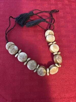 Pulsera hueso yak tallada a mano.  Foto 1 de 4