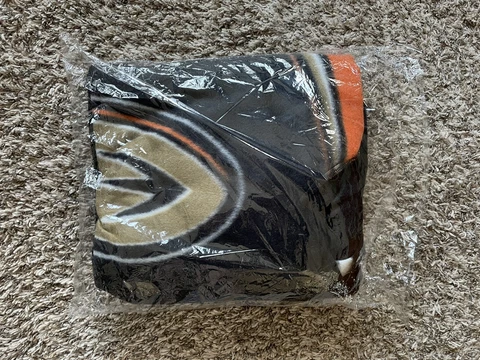 Anaheim Ducks Die Hards Official Rooster Club Fleece Snuggie Blanket - NHL New Cover