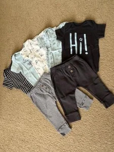 Paket mit 7 Stück CARTER'S Kurzarmhemden x 5 + Hosen x 2 DINO Größe 6 Monate - Bild 1 von 1