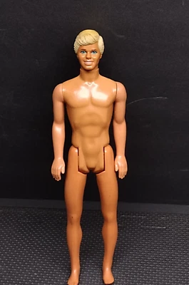 Muñeca Ken Desnuda Tostada 1968 Cuerpo, 1988 Cabeza Malasia Rubia Ojos Azules-Verdes Mattel Foto 1 de 4