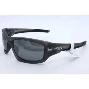 Oakley VALVE OO9236-06 Matte Gray Wrap Sunglasses Gray Polarized Lenses 60mm (A) - Picture 1 of 7