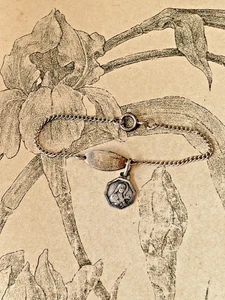 Ancienne Gourmette de bébé - Sainte Therese de l'enfant jésus - Bracelet  Argent - Imagen 1 de 2