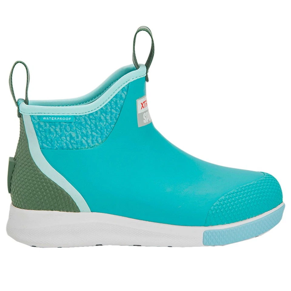 Xtratuf Women's 6 Inch Ankle Deck Boot Sport - Teal Size 6