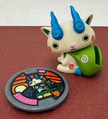 Hasbro 2015 ☆ Yo-Kai Medal Moments ☆ YoKai KOMASAN Figure & Medal - Image 1 of 4