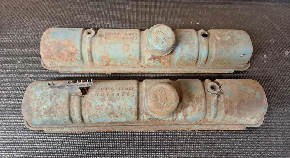 Buick LeSabre 364 1960 cubiertas de válvula V8 Foto 1 de 4