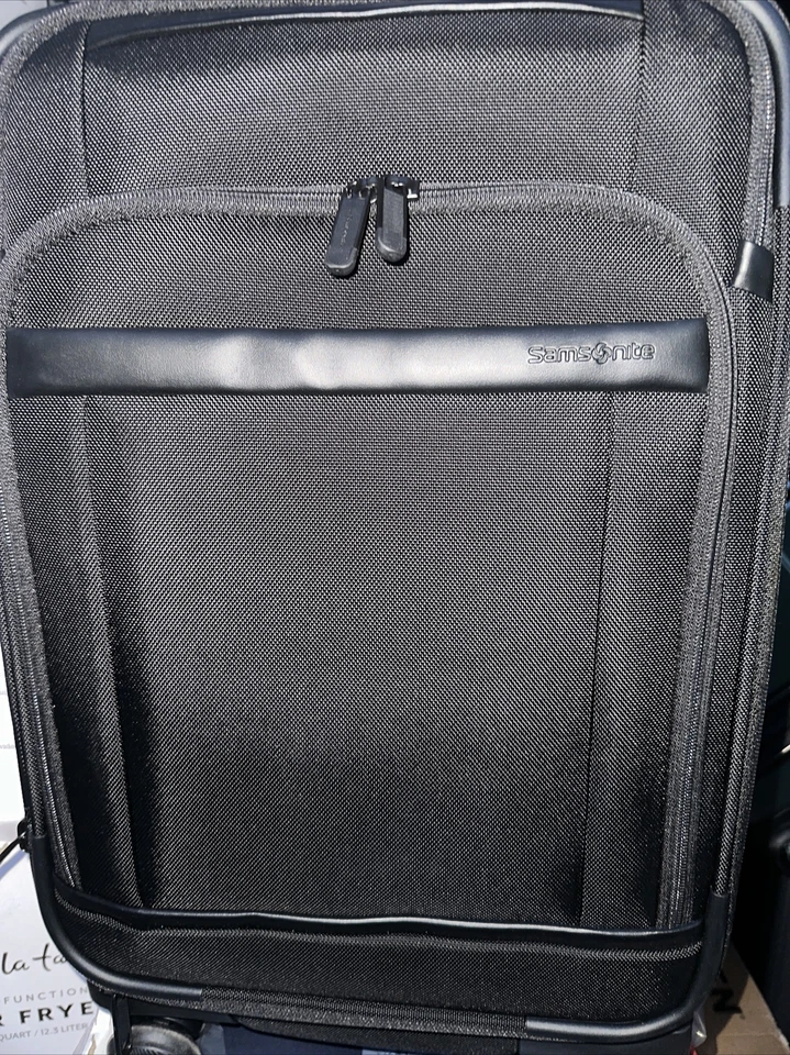 Samsonite Pivot Business Carry-On Luggage with Spinner Wheels Black
