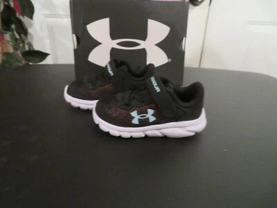 *NUEVOS zapatos de tenis Under Armour Assert 9 negros y verdes para niños pequeños, 5 Foto 1 de 4