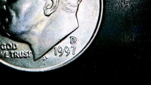 1997 d roosevelt dime/ Something’s Wrong With The D - Picture 1 of 8