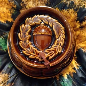 Ceramic Jello Food Mold Acorn Design Brown Glaze 6" Williams Sonoma Fall Autumn - Picture 1 of 9