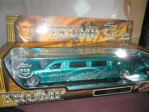 Donald Trump chrysler 300 Stretch Limousine di Maisto scala 1:24 verde così com'è - Foto 1 di 3