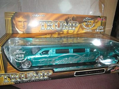 Donald Trump chrysler 300 Stretch Limousine by Maisto 1:24 Scale green as is  - Image 1 of 3