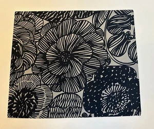 Marimekko Aino Maija-Metsola's Kurjenpolvi (Geranium) Pillow Cover 19x23 in - Picture 1 of 12