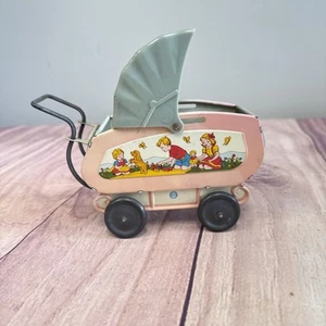 Vintage Baby Puppe Buggy Blech Lithographie Miniatur Spielzeug von Ohio Art Co. USA - Bild 1 von 8