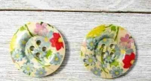 large flower wood sewing buttons 4 holes 1 1/8 inch red blue - Picture 1 of 2