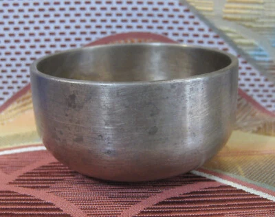 Orig. Used.Japanese Buddhist Bell.Singing Bowl .Copper Buddhist Bell .204g . 9cm - Image 1 of 4