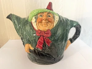 Tetera tamaño completo Royal Doulton Sairey Gamp 1939 (pequeña astilla en el interior de la tapa) - Imagen 1 de 20