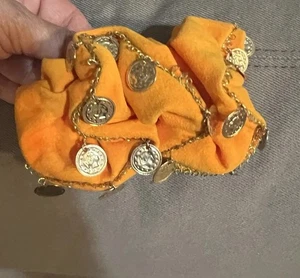Kirk's Folly Scrunche Haarspange Vintage 70' Orange Velour mit Münzen. - Bild 1 von 4