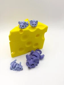 Lindo Juguete Caja Queso - ¡Mamá Ratón y 3 Ratones Bebé Dentro! - Imagen 1 de 6