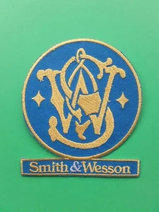 SMITH  & WESSON AMERICAN CLASSIC REVOLVER AND PISTOL MAKER UK SELLER - Picture 1 of 5