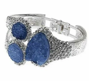 Antiguo Plateado y Azul Efecto Piedra Preciosa Brazalete con Cristales Swarovski - Picture 1 of 2
