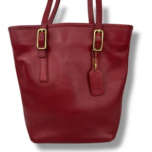 Vintage Coach 9803 Beuteltaschen rot Leder Schultertasche Handtasche mit Schlüsselanhänger - Bild 1 von 13