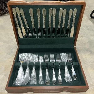 Cambridge FRENCH BRAID Besteck Edelstahl KOMPLETTSET in HOLZKISTE TRUHE - Bild 1 von 8