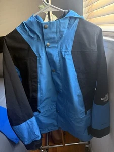The North Face FUTURELIGHT Youth/Junior Large Water Resistant - Picture 1 of 6