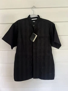 NEU MONTIQUE SCHWARZES HERRENHEMD Jacquard Kurzarm Knopfleiste Größe L Y396A - Bild 1 von 16