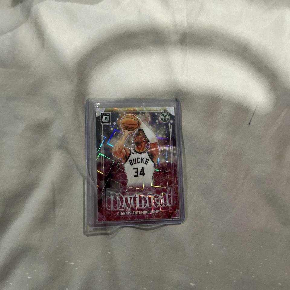 Giannis Antetokounmpo - 2024 - 25 Panini Donruss Optic NBA 神话盒命中 SSP — 第 1/4 张图片