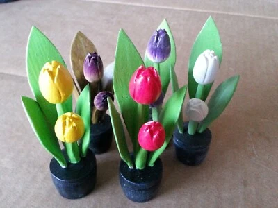 JUEGO DE 6 TULIPANES DE MADERA EN MACETAS. HECHO A MANO Y TOTALMENTE MONTADO. 3" de ALTO. Foto 1 de 4
