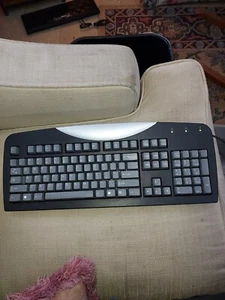 GATEWAY KEYBOARD MODEL SK-9921,PS2 ,CLEANED AND TESTED. MISSING THE LIFT LEGS. - Picture 1 of 3