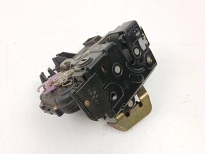 4B0839015B CERRADURA PUERTA TRASERA IZQUIERDA / 70477 AUDI A6 C5 4B2, 4B4 2.5 TDI - Imagen 1 de 10