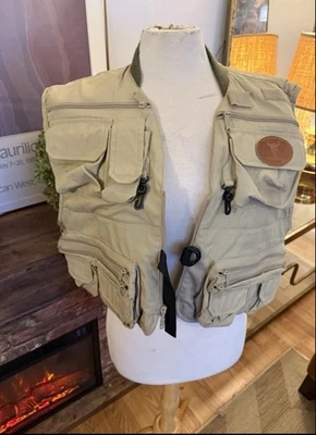 Vintage  ARAPAHO X-Large Fly Fishing Vest Several Pockets & Pouches Zips - Image 1 of 4