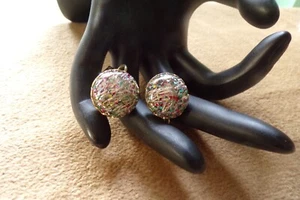 Vintage 1960's SAC Sarah Coventry Round Gold Tone Confetti Clip On .75"Earrings - Picture 1 of 15
