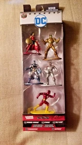 DC COMICS NANO METALFIGS WONDER WOMAN, CYBORG, FLASH, PARADEMON, & BATMAN NIB - Picture 1 of 10